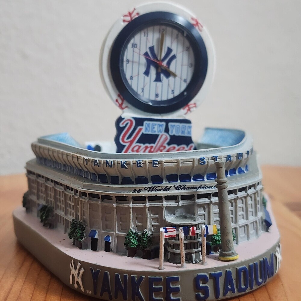 New York Yankees Clock Yankee Stadium Blue MLB Baseball Forever Collectibles - Picture 2 of 8